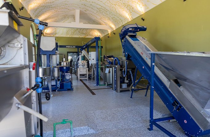 Savremena Pieralisi oprema u uljari Lučka Olive za preradu maslina